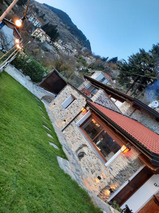 Il Santo Graal Villa ตริออรา ภายนอก รูปภาพ